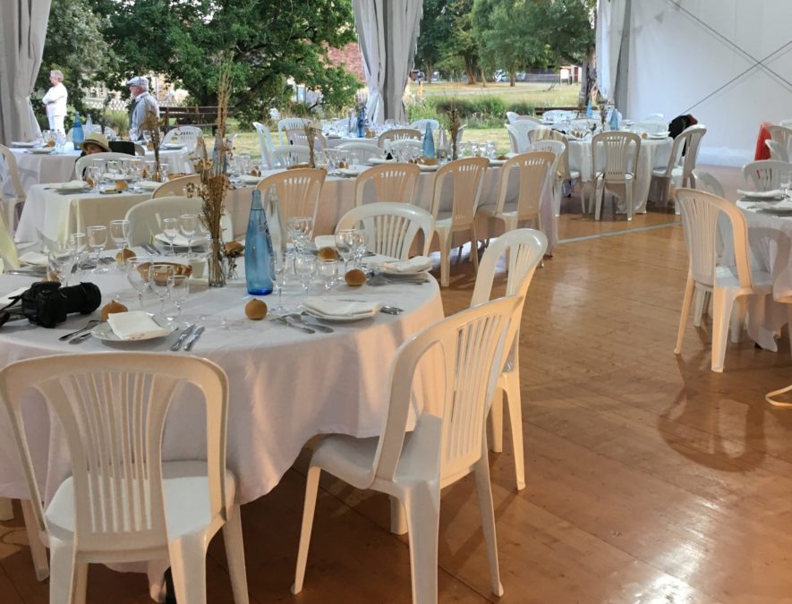 grand barnum pour mariage, anniversaires au gîte Les Mésangères